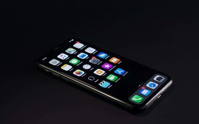 iPhone 13？新iPhone模型曝光：采用屏下鏡頭+Type-C