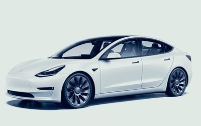 特斯拉Model 3再出事？偏離行駛車道撞上公交護(hù)欄